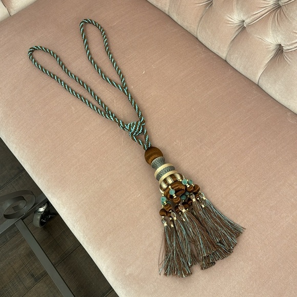 NWOT LUXURY DRAPE TIE BACK SINGLE PIECE - Picture 13 of 17